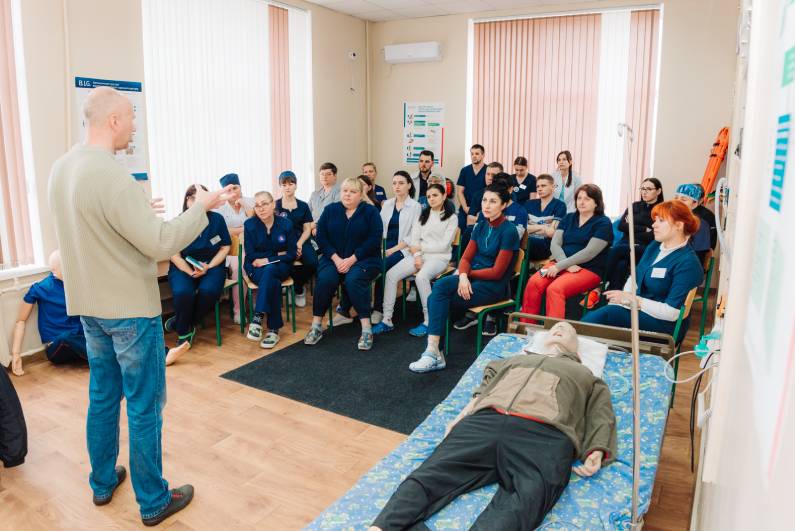 Працюємо. Навчаємо. Практикуємо