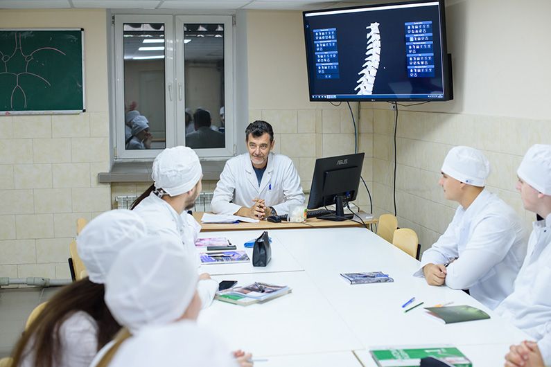 Анатомія розкриває свої таємниці першокурсникам